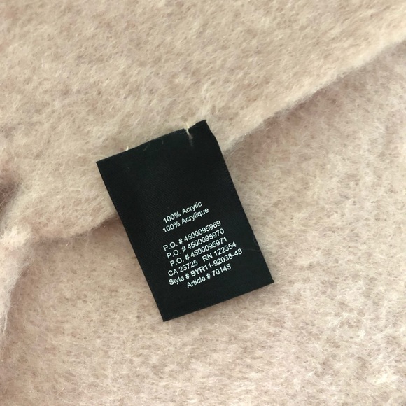 Aritzia Pink Main Character LAILA Fringe Scarf - Picture 5 of 10